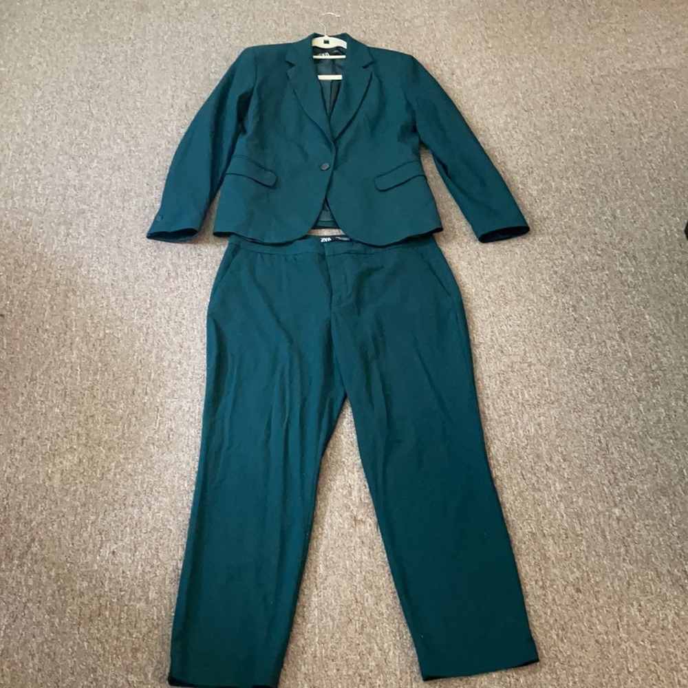 ZARA Dark Green Blazer (matching pants available—sold separately!)